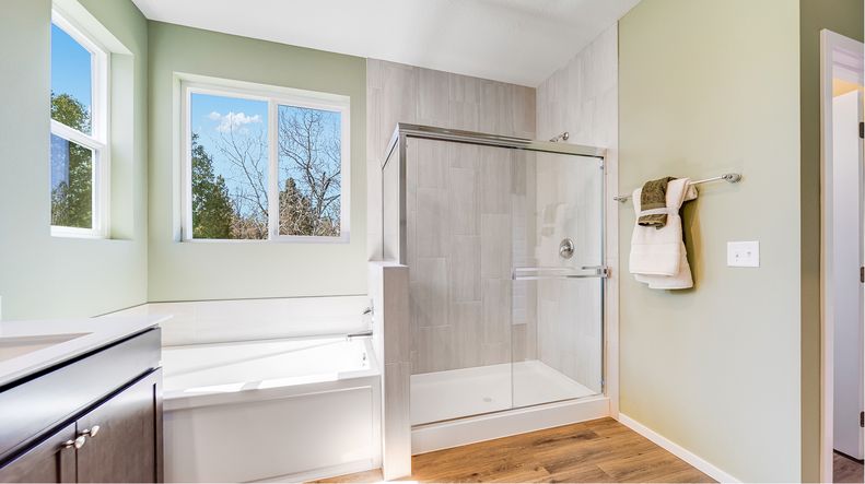 3422 Gregory Owners Bath 2of2 F2