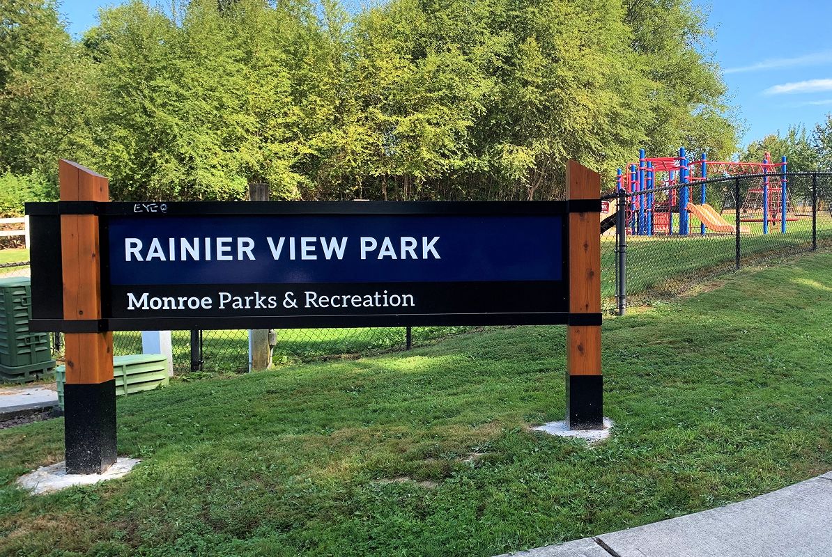 Seattle Monroe Rainier View Park Photoshoot 04152025