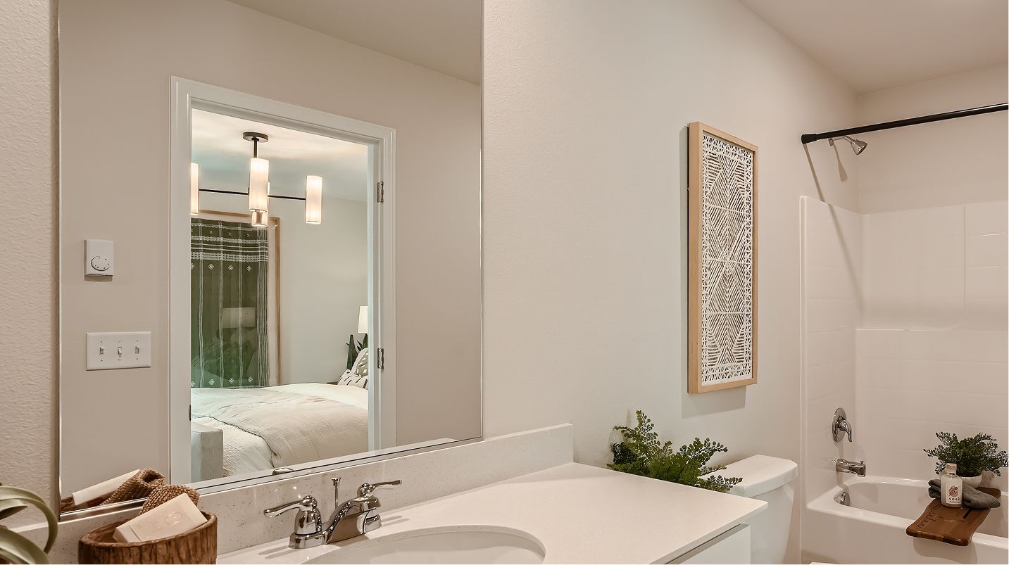 Bronze Inspiration Collection Daybreak Huron 1217 Owners Bath F1