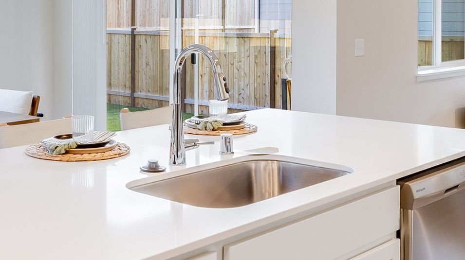 Mc Cormick Village Clark 2758 EI Sink Faucet 2of2