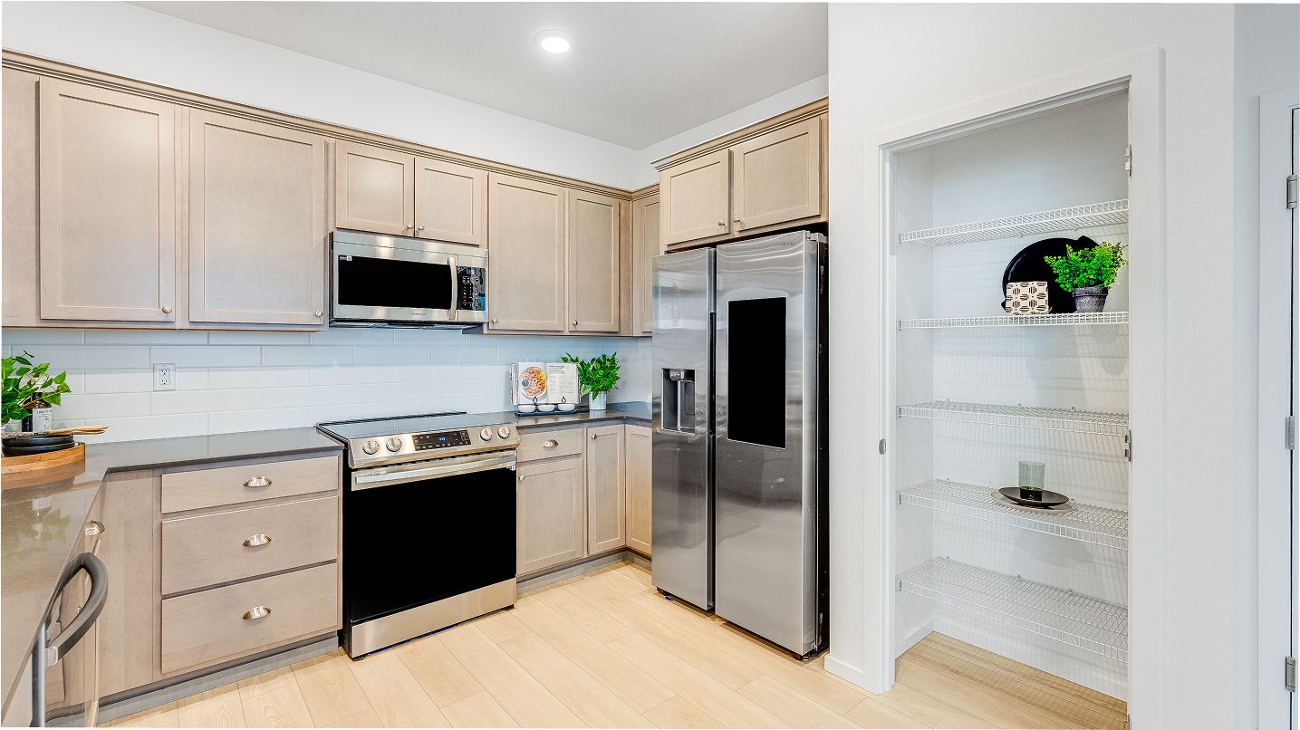 Stonehill Sherwood Kitchen 2of4 F1