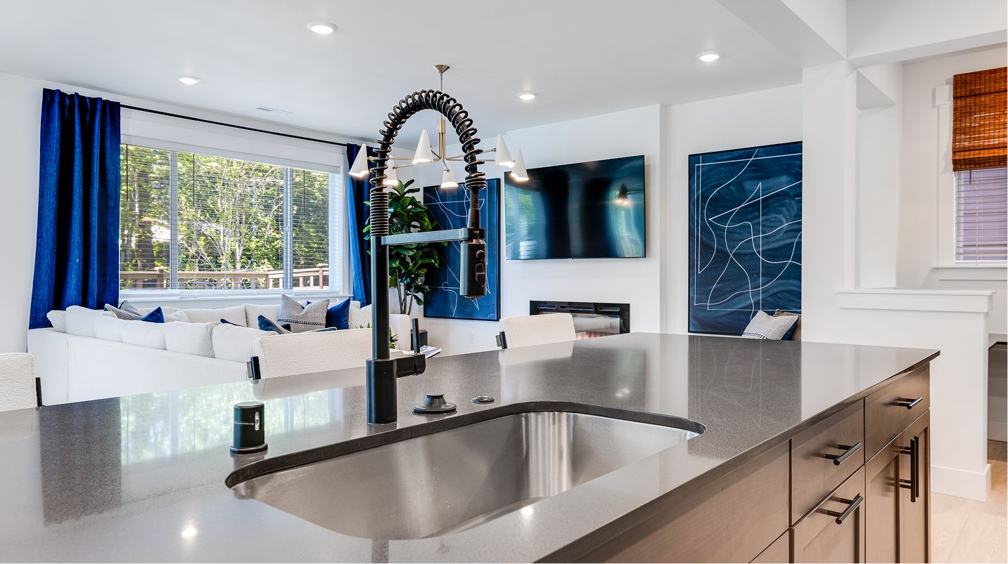 Manor Ten Trails Mountain View Hickory II EI Kitchen 1of7 F1