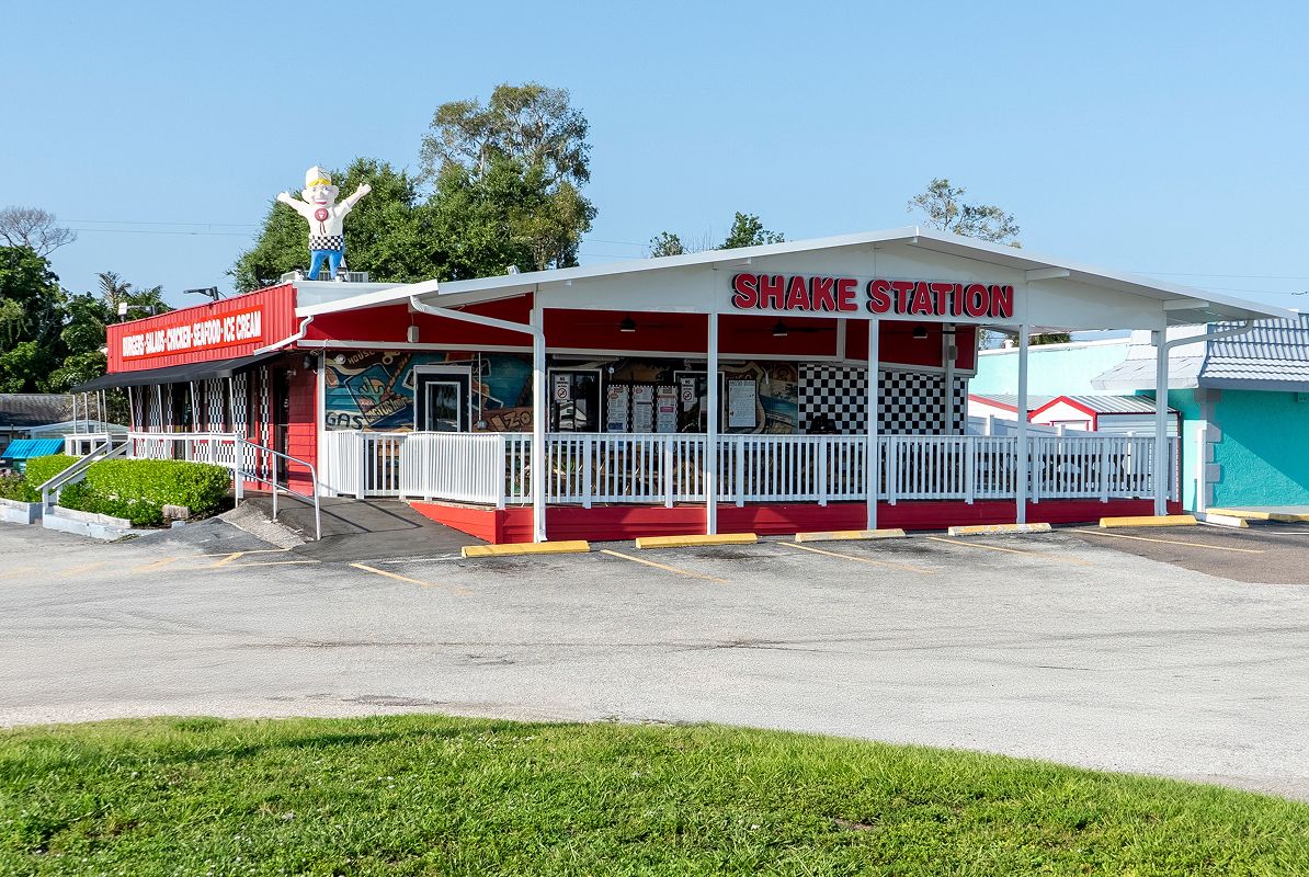 Manatee Shake Station 1of7