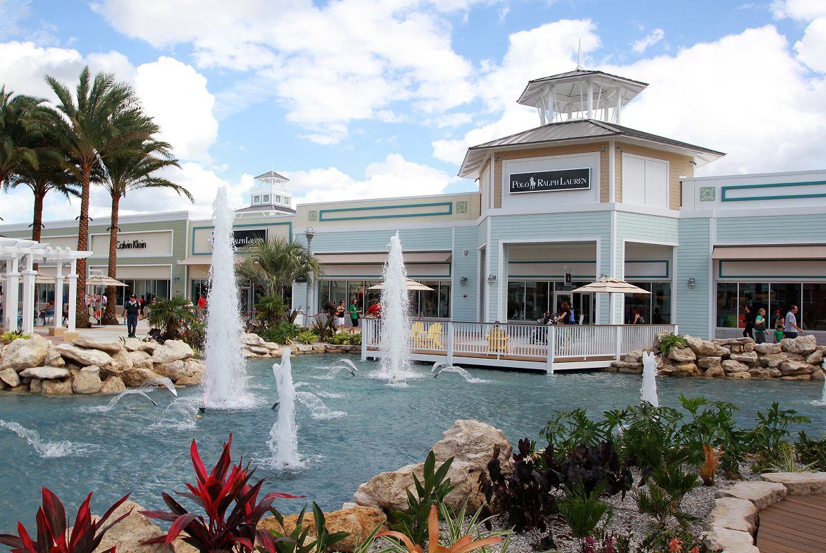 Tampa Premium Outlets
