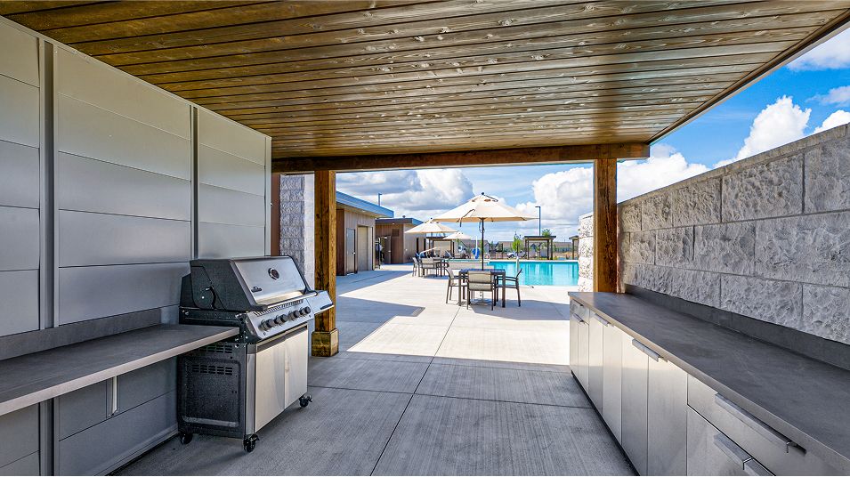 Eagle Ridge Amenity BBQ Area 2of2