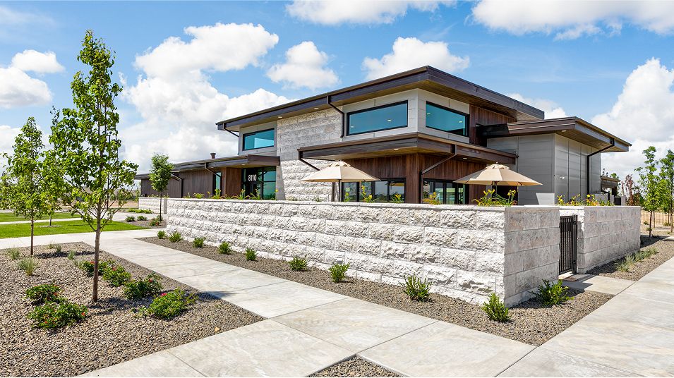 Eagle Ridge Amenity Club House Exteiror 2of7