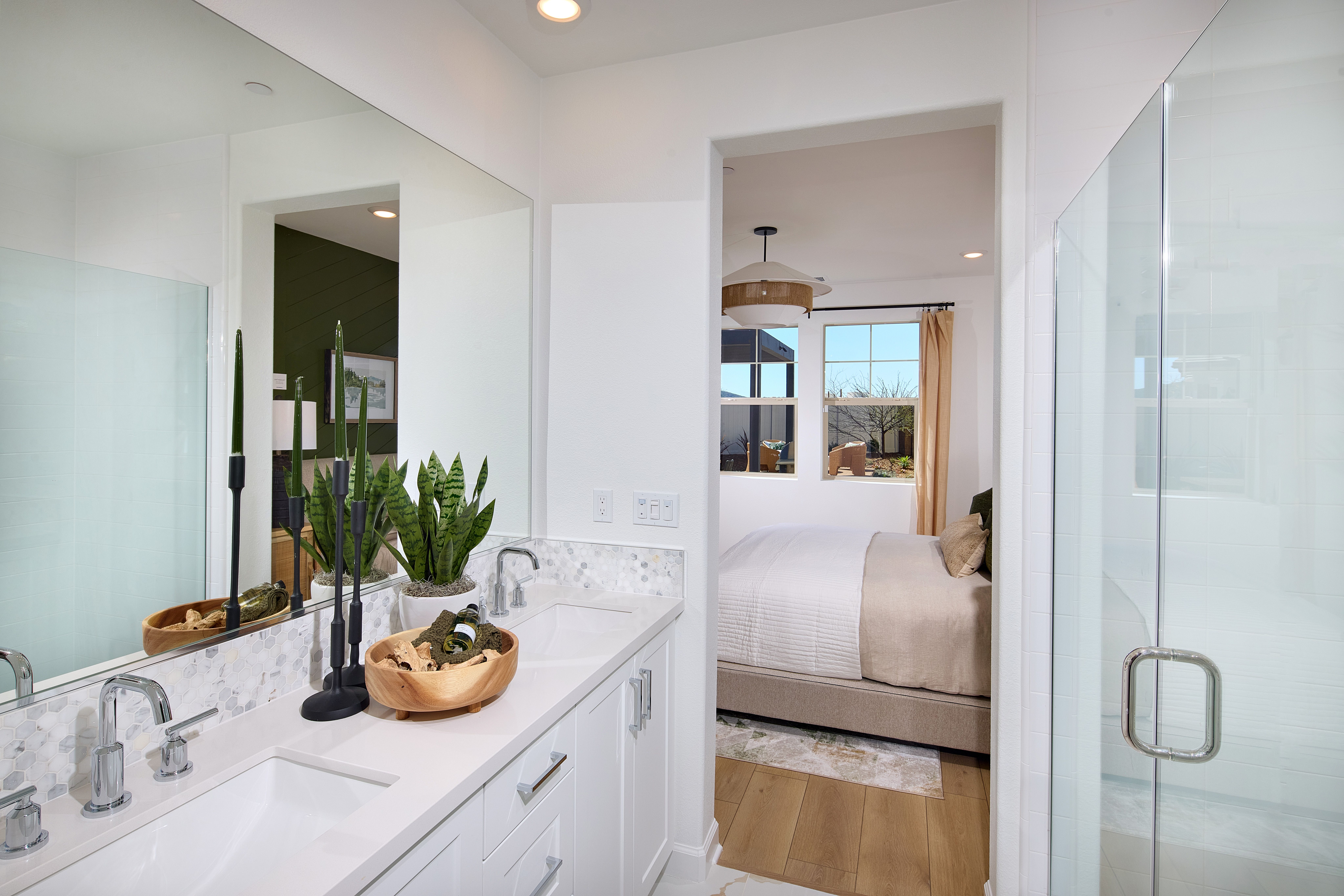 Lilac Junipers Res2 Owners Bath 2of2 F1