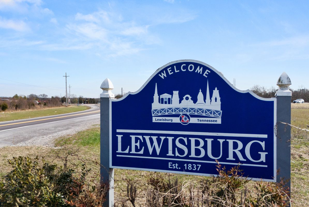 Lewisburg City Monument 1of2