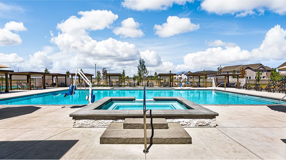 Eagle Ridge Amenity Pool 10of14