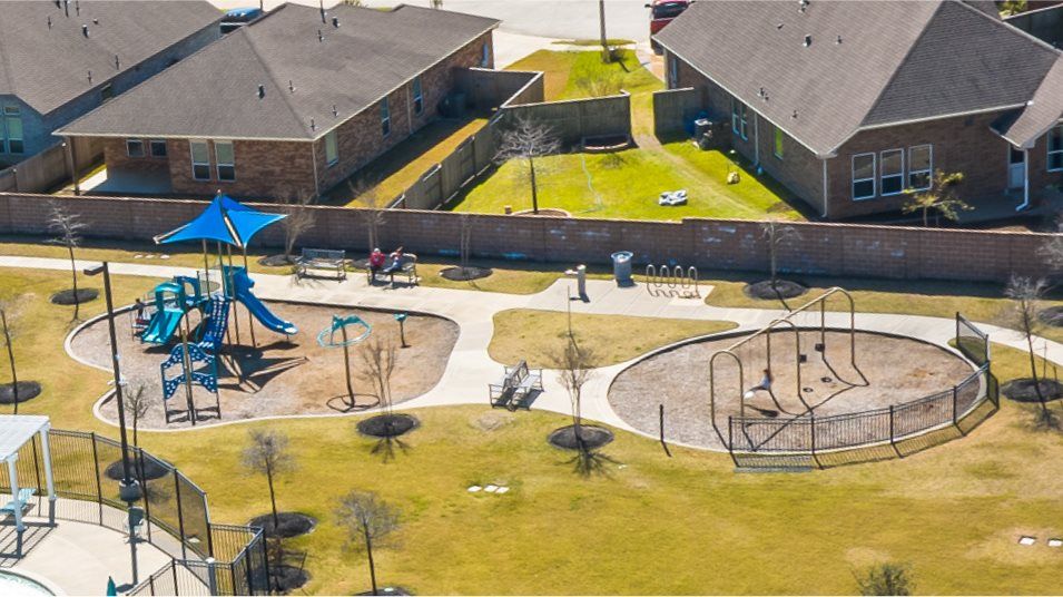 Lago Mar Playground Amenity 2