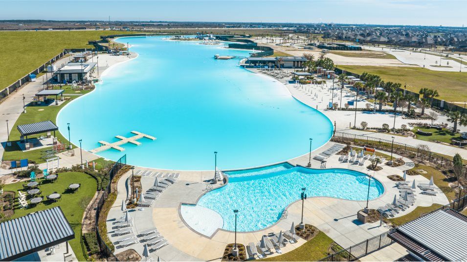 Lago Mar Pool Amenity 2