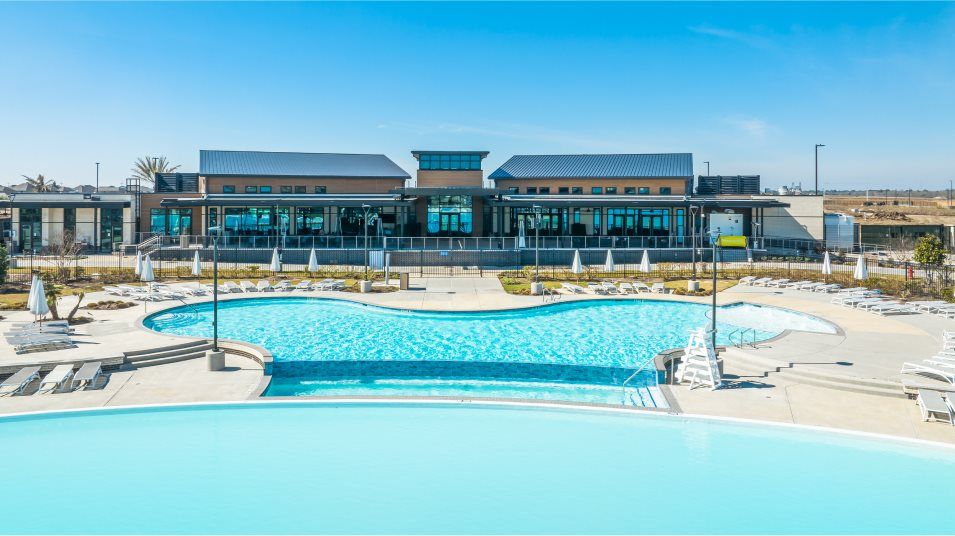 Lago Mar Pool Amenity