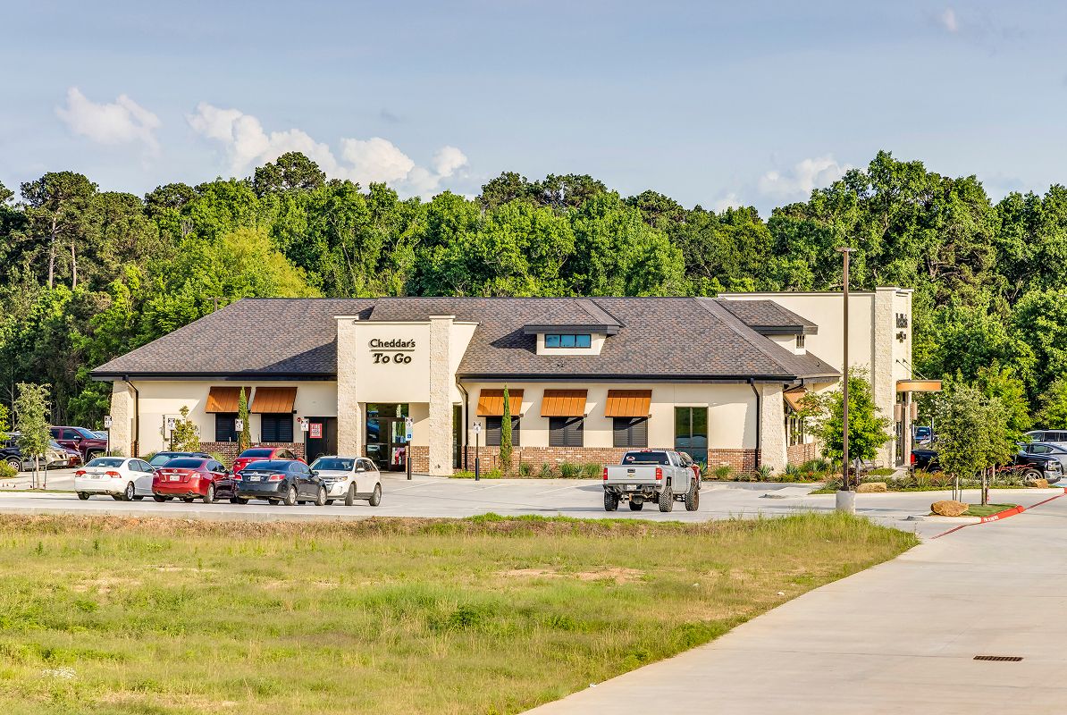Conroe Local Area Cheddars Restaurant Photoshoot 041525