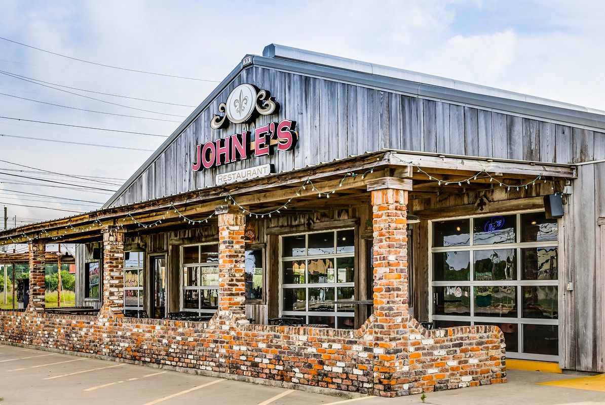 Crosby John es Restaurant 052325