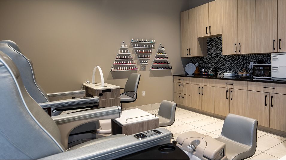Wellen Park Golf& Country Club Amenity Fitness Center Nail Salon 1of2 9 16 25