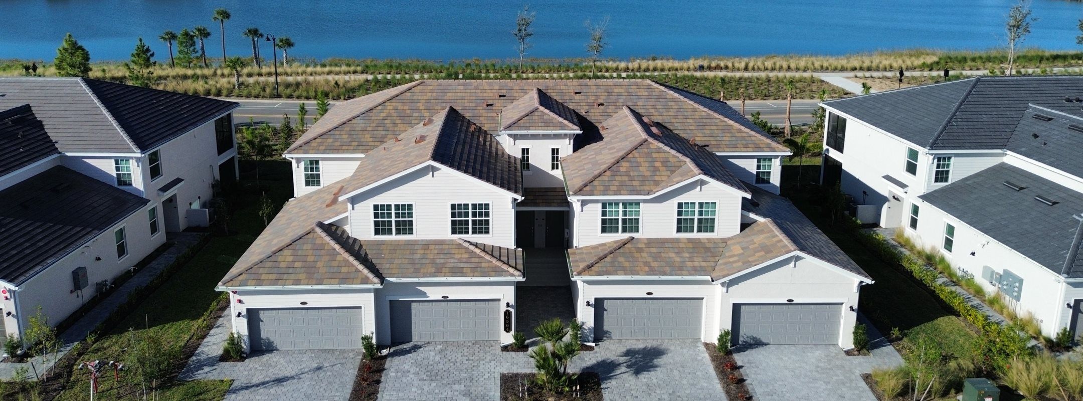 Willowgreen Front load Coach homes aerial