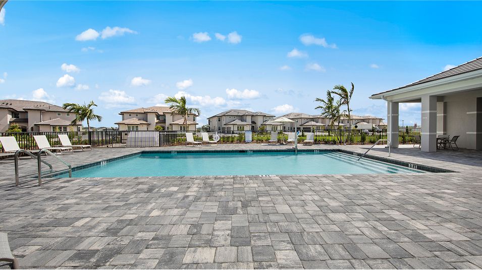 Willowgreen Amenity Pool 1of10 4 21 25