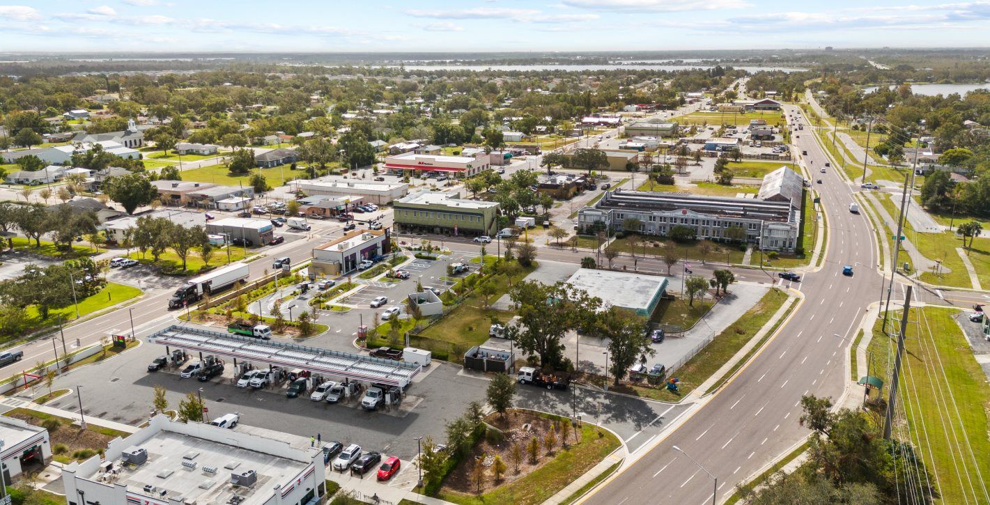 Nearby dining, shopping, and entertainment