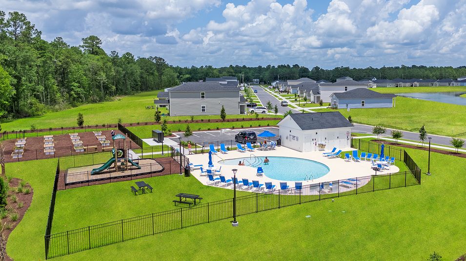 Warner Crossing Amenity Pool 1of2