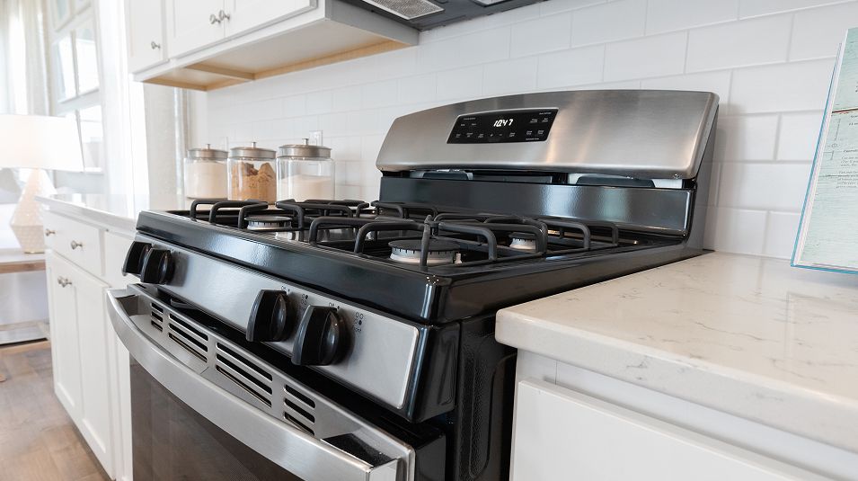 Arbor Lindera Preserve EI Kitchen Oven F1 071025