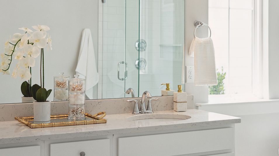 Divisional Ei Owners Bath Vanity 100325