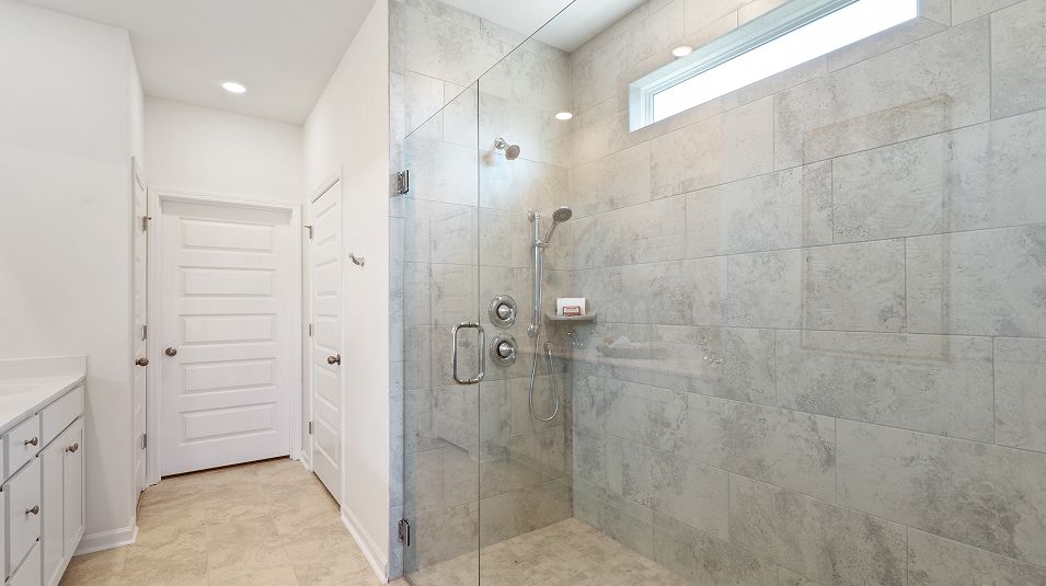 Legends Horizons Summers Corner EI Owners Bathroom Shower F1