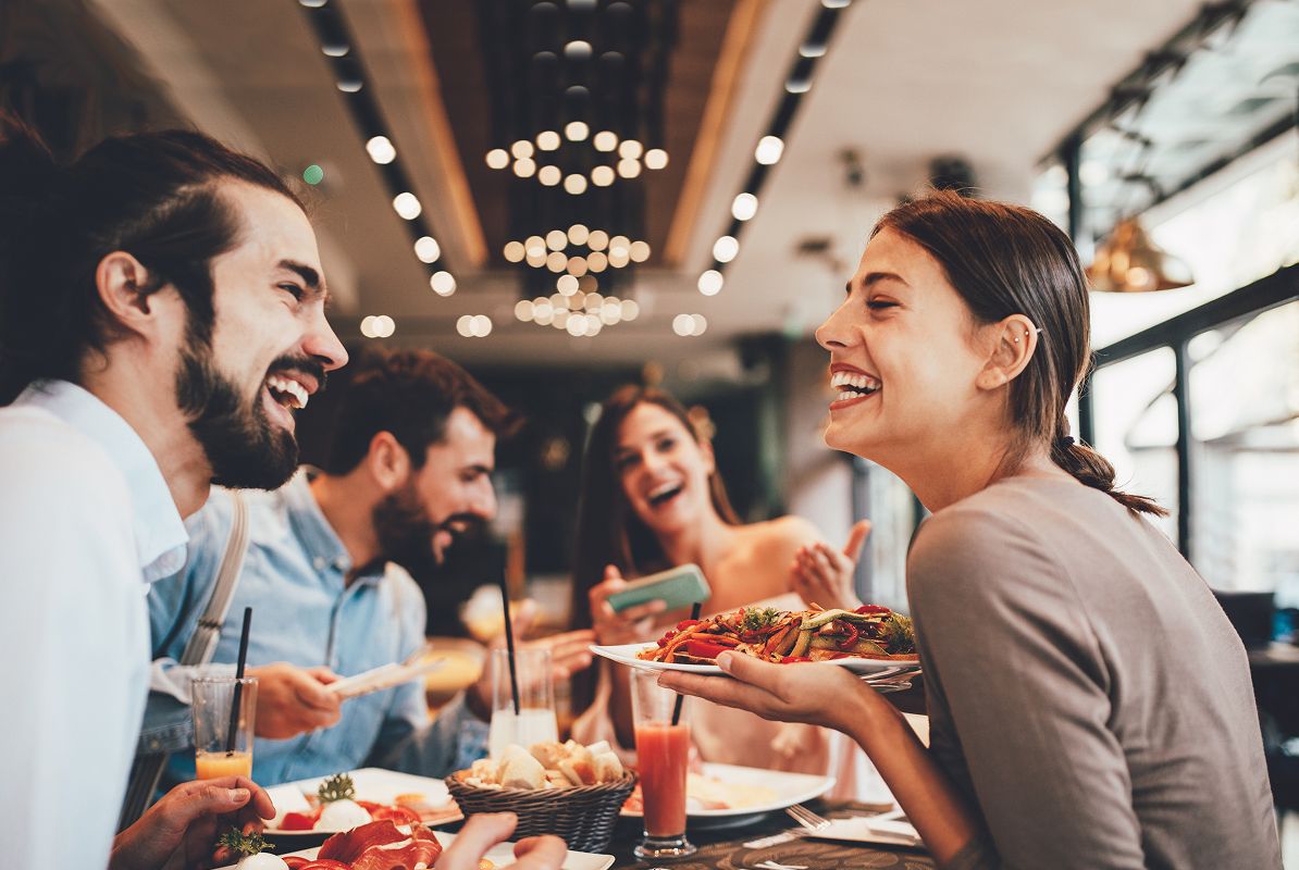 N Pic Dining Restaurant Couples