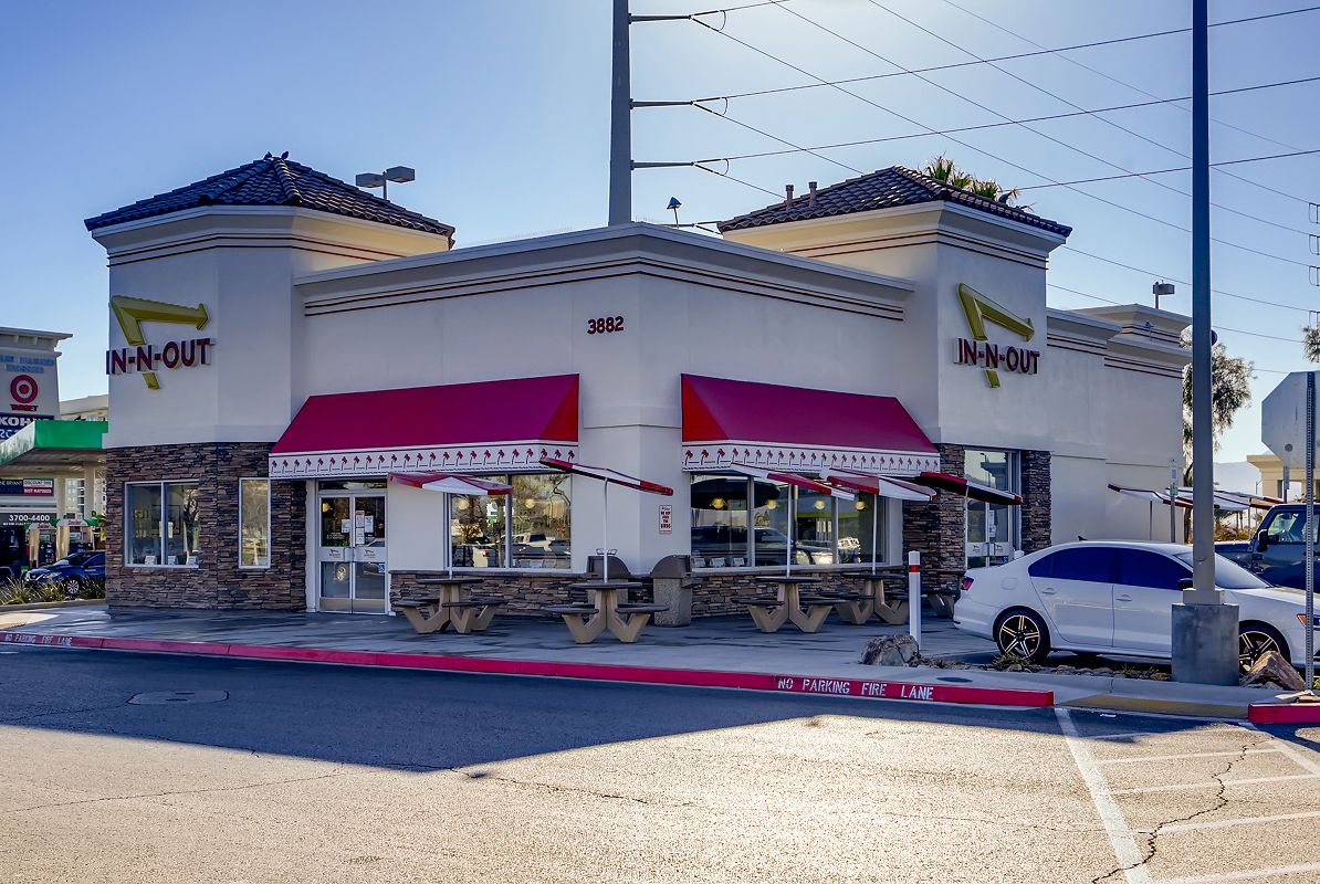 Blue Diamond Crossing In N Out