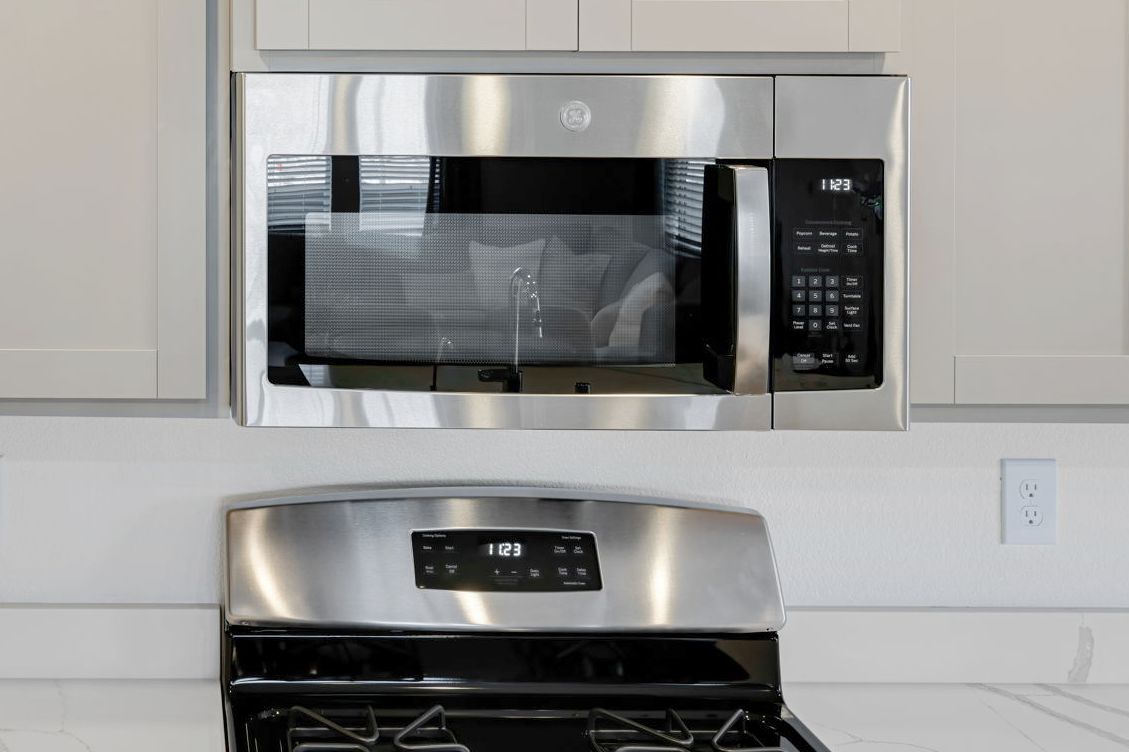 4 web or mls Hampton Rhett Features 4