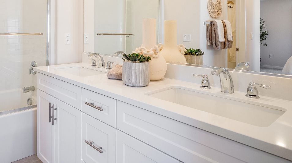 Marquise Sunstone Res1 Owners Bath F2