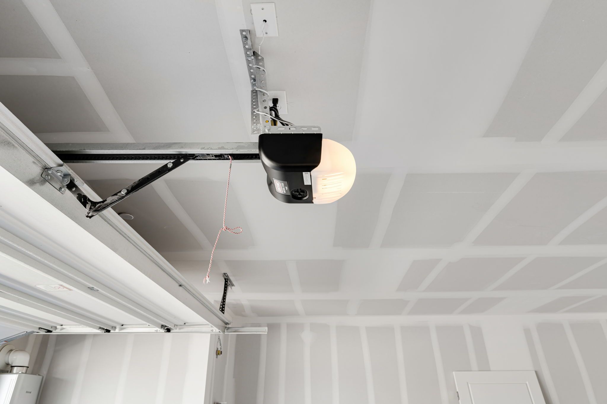 32 web or mls Hampton Rhett Features 32