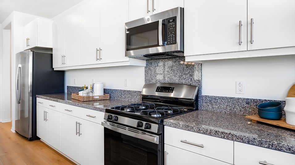 Painted Canyon Silverwood Ei Res2 Slide In Range Microwave Kitchen F1