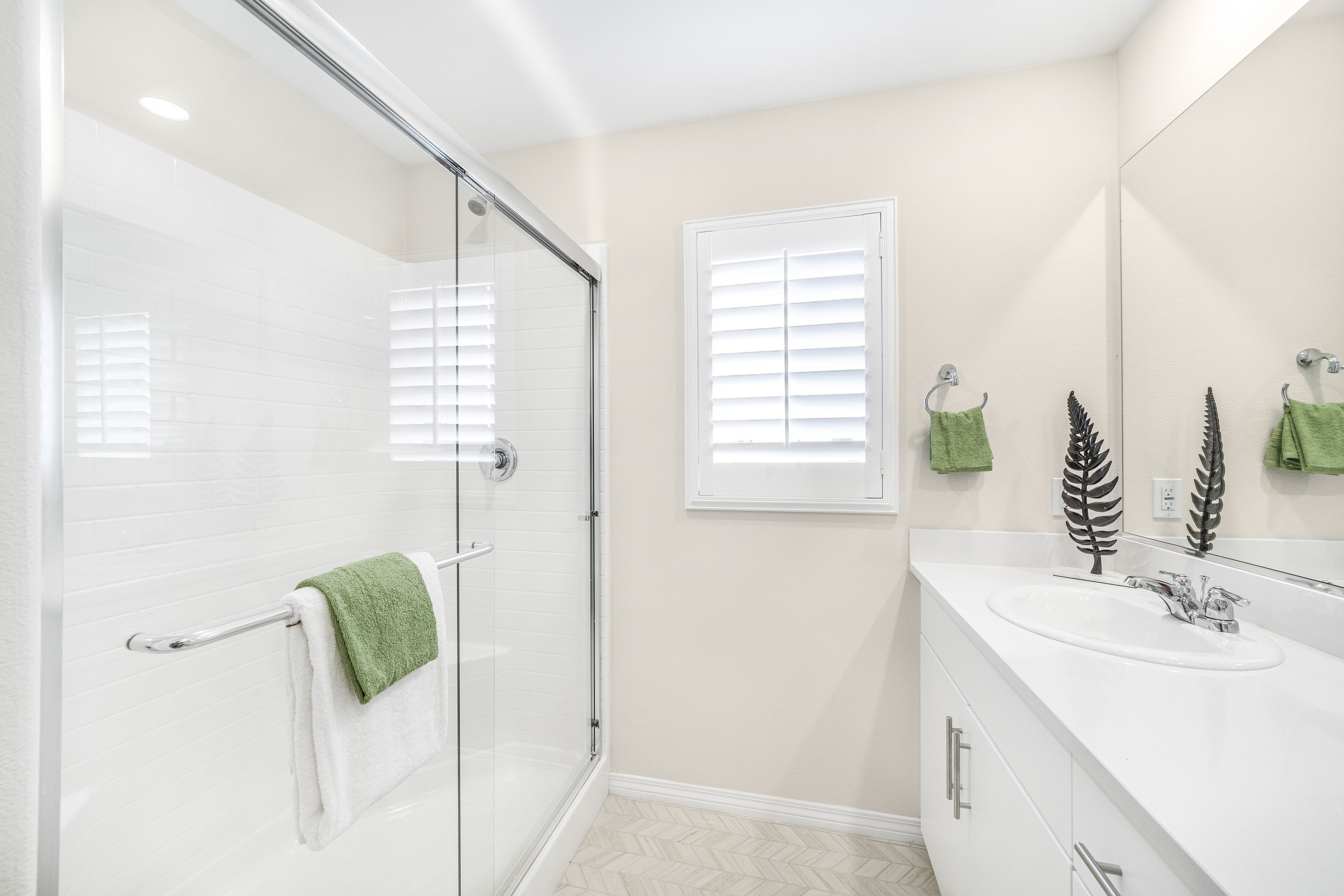 The Gardens Highgrove Town Center Res4 Owners Bath 2of3 F2