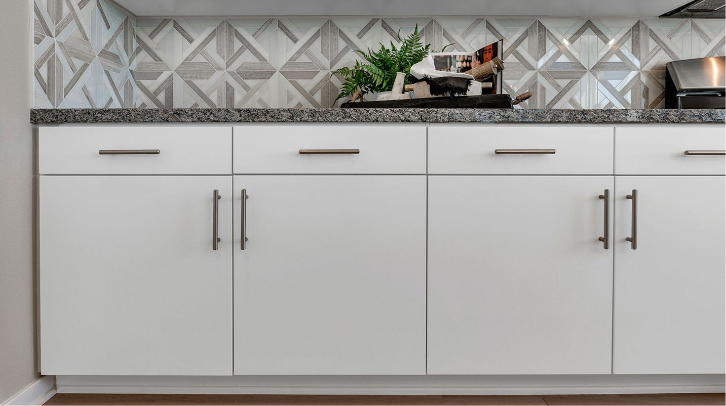 Outlook Sunset Crossing Res2 EI Kitchen Cabinets F1 2of2