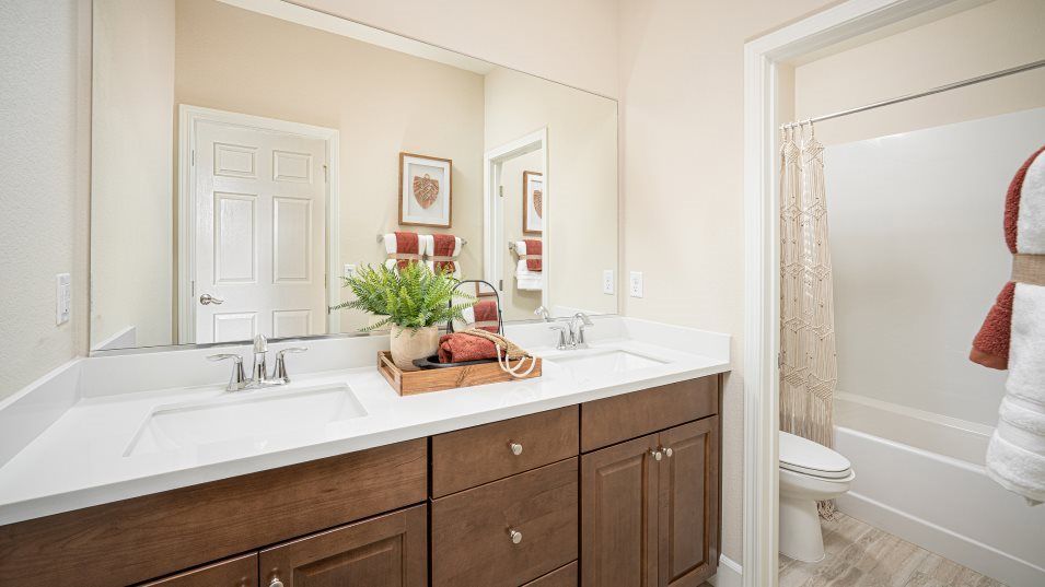 Residence 1945 Bathroom 2