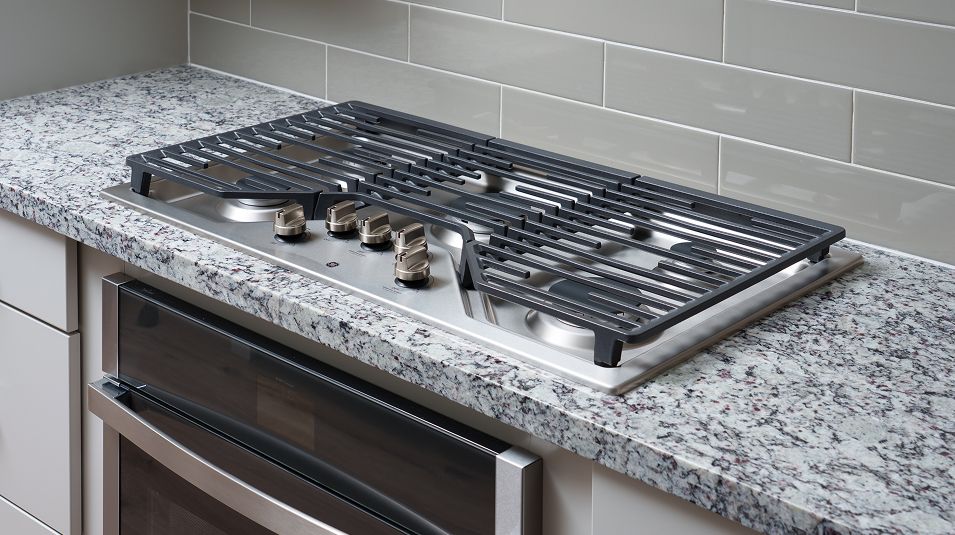 073125 Waterfront Westlake EI Cooktop F1