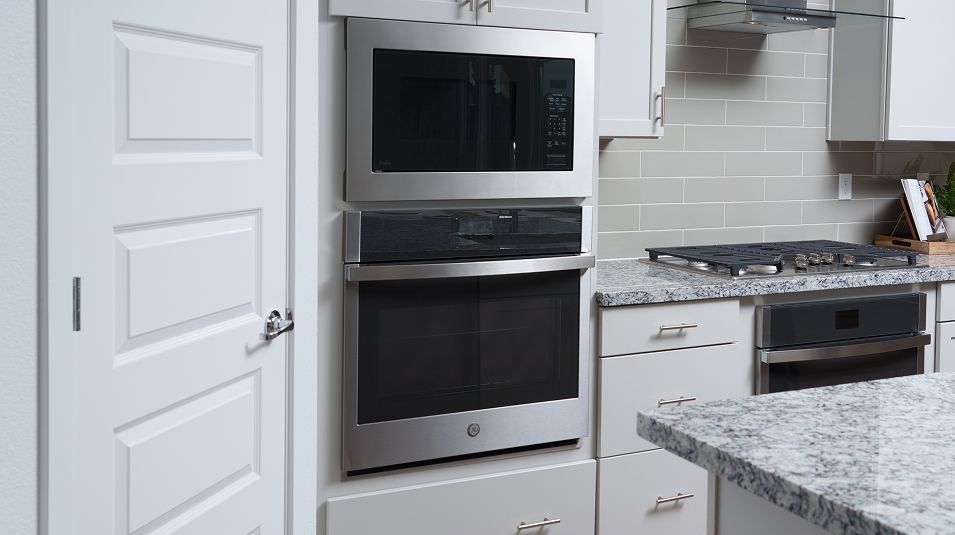 073125 Waterfront Westlake EI Microwave F1