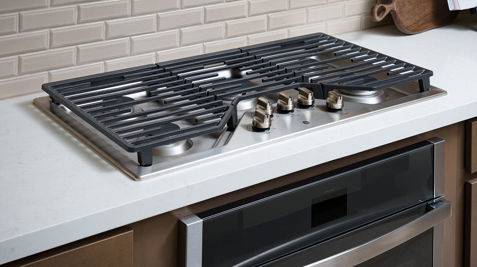 073125 Lakeside Westlake EI Cooktop F1