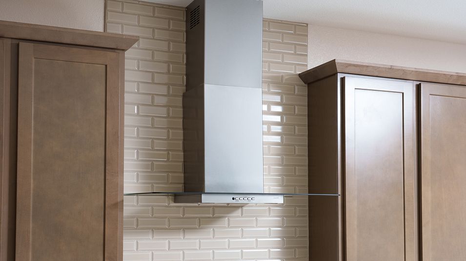 073125 Lakeside Westlake EI Hood F1