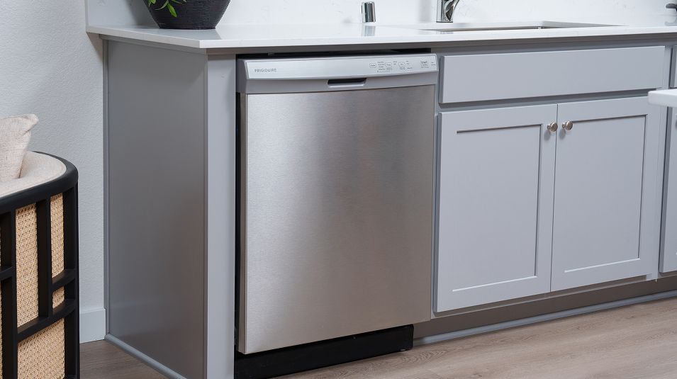 Breakers Cove EI Dishwasher F1