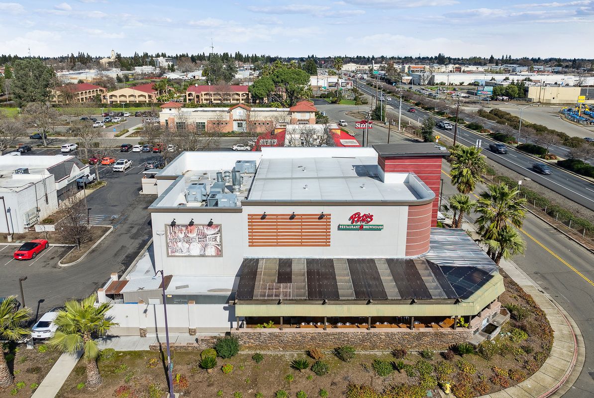 Plumas Lake Petes Restaurant Brewhouse 3of3