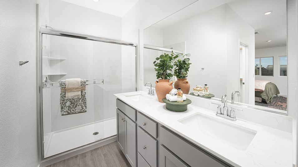 Breakers Cove EI Shower F1