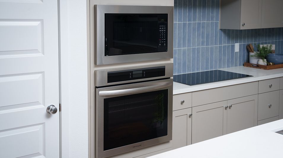 Lyric Arbor Ranch Ei Microwave F1