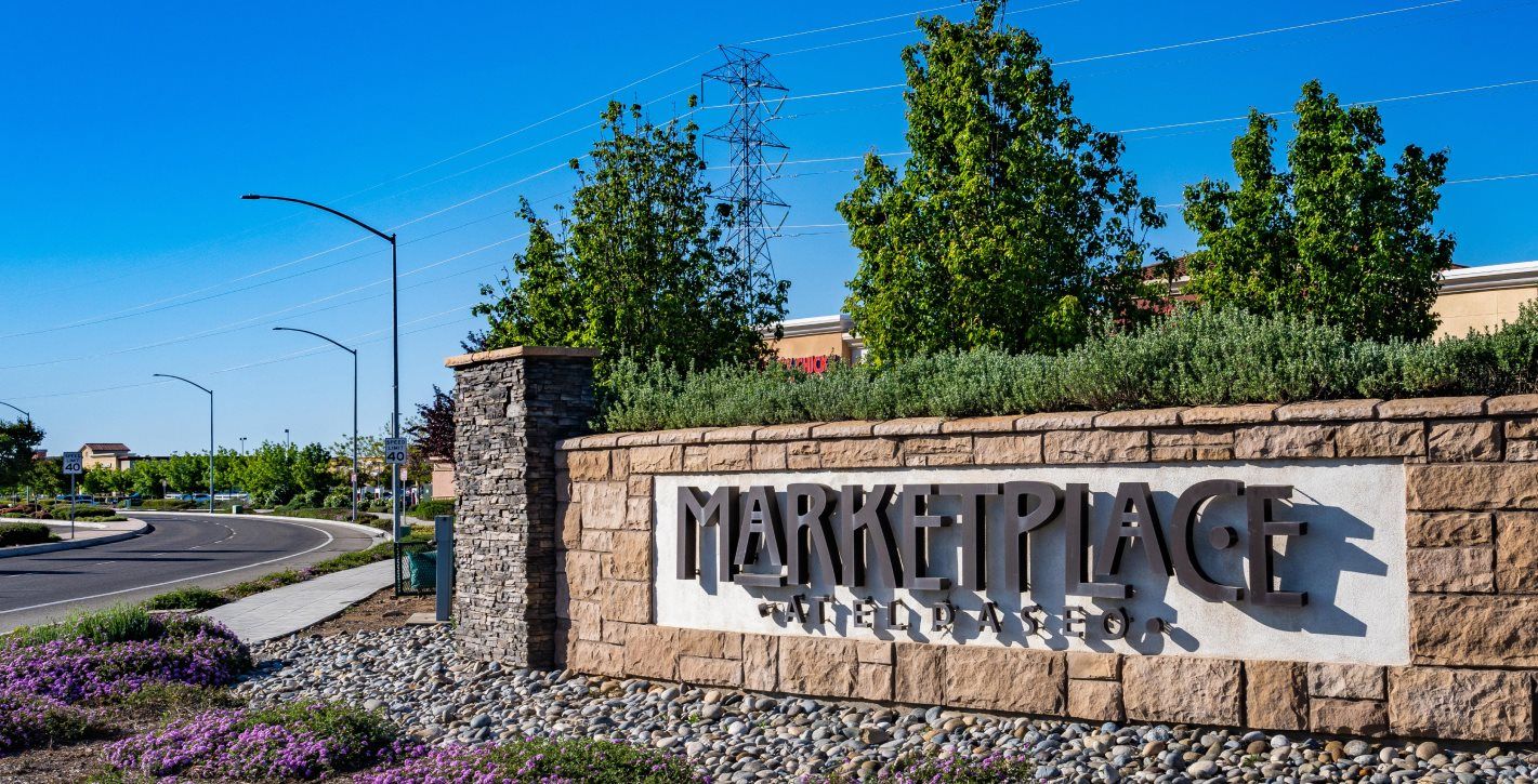 El Paseo Marketplace monument sign