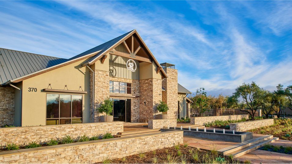 Clubhouse amenity the lodge exterior