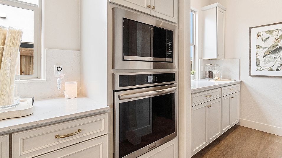 050125 Grand Ranch Heritage Grove EI Oven