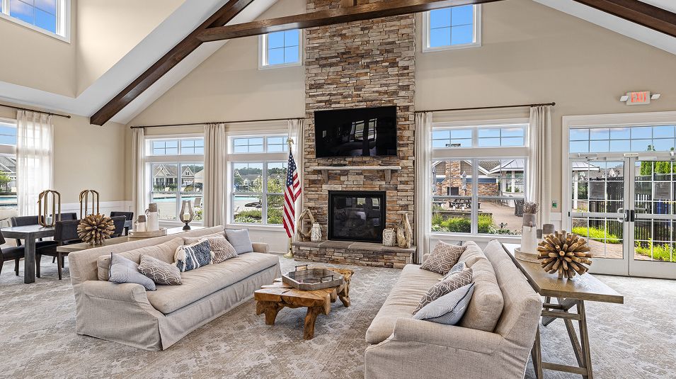 Pelican Pointe Amenity Clubhouse Gathering Space 6of8