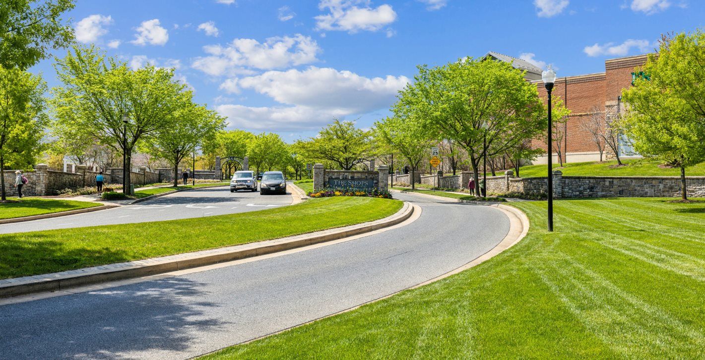 Shops at Quarry Lake