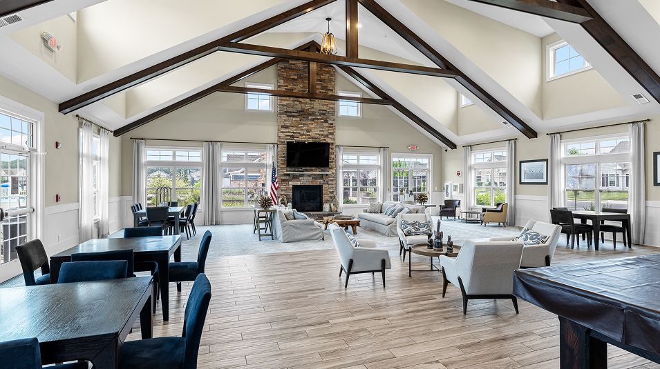 Pelican Pointe Amenity Clubhouse Gathering Space 5of8