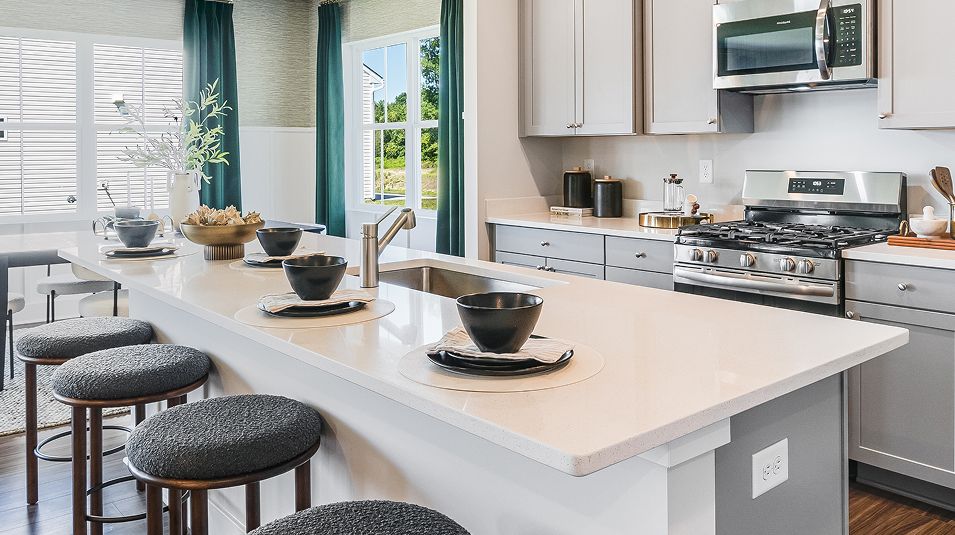 2181 Dover Kitchen 1of3 F1 Base2